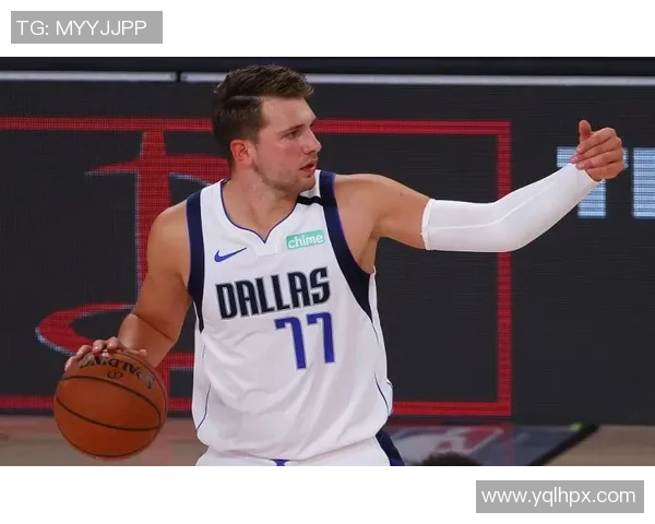 贾莫兰特在NBA赛场的崛起与挑战：年轻球星的奋斗与未来展望