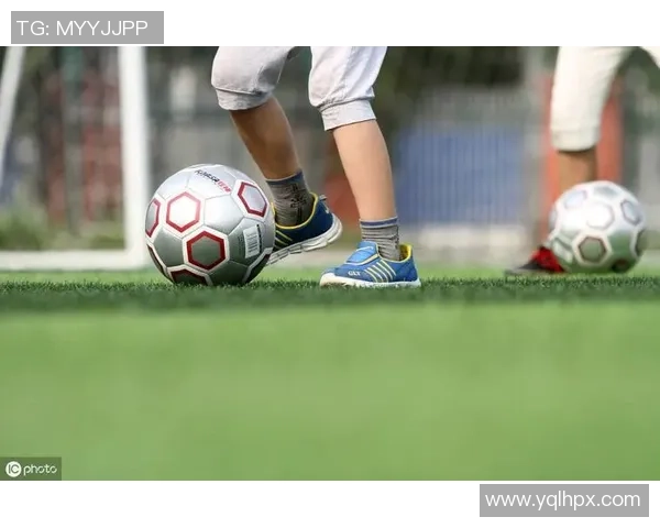 杨芳独家分享足球心得与技巧助你提升球技的秘诀 杨芳独家分享足球心得与技巧助你提升球技的秘诀