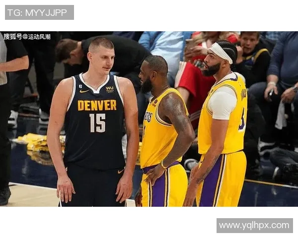 湖人对掘金的激烈对决正在进行中球迷们热情高涨期待精彩瞬间